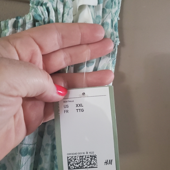 Ladies top - Picture 2 of 2